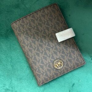 THE MK PASSPORT HOLDER